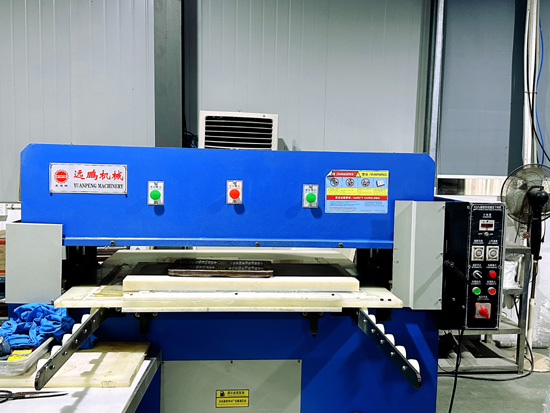 胸腔引流瓶每日更換頻率與感染率的關(guān)系：是否需遵循 “按需更換” 原則？