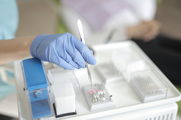 氣管切開(kāi)患者長(zhǎng)期使用氣道吸引管，可能引發(fā)氣道狹窄或肉芽腫嗎？